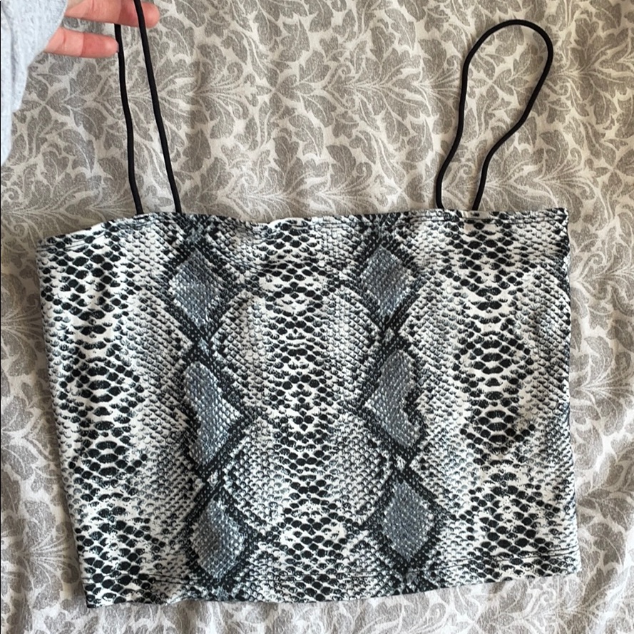 Cropped Snakeskin Pattern